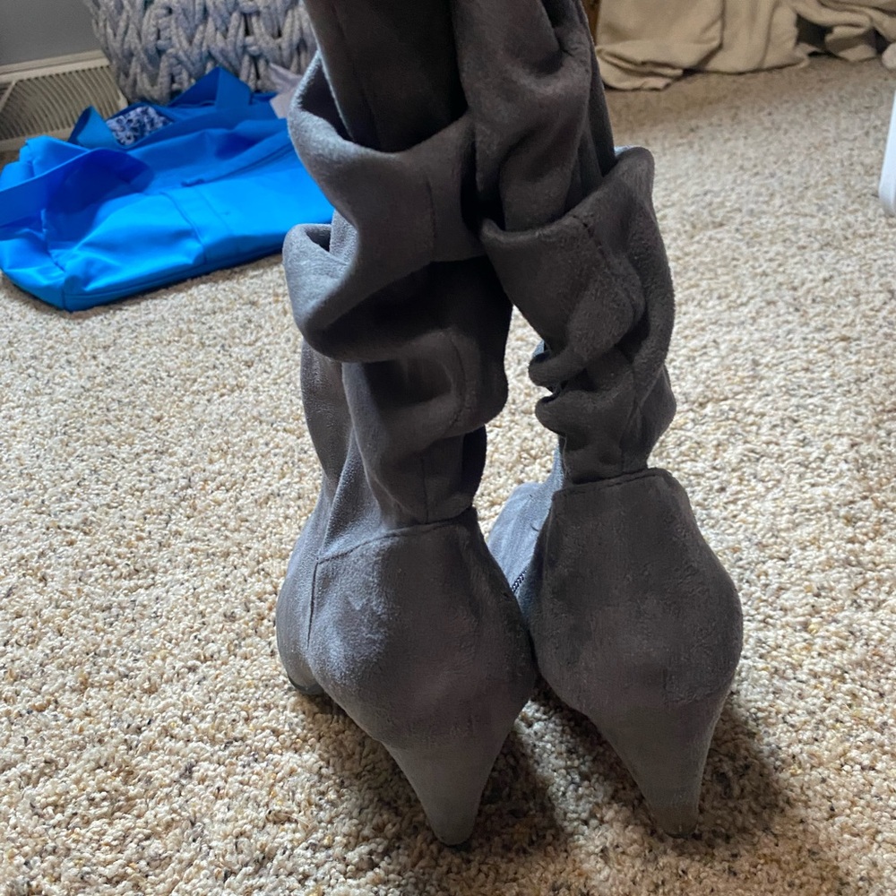 Gray boots - Picture 3 of 4